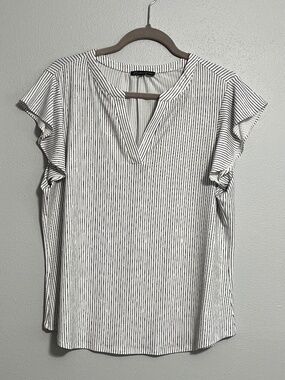 Adrianna Pappel white/black pinstripe short sleeve blouse size large